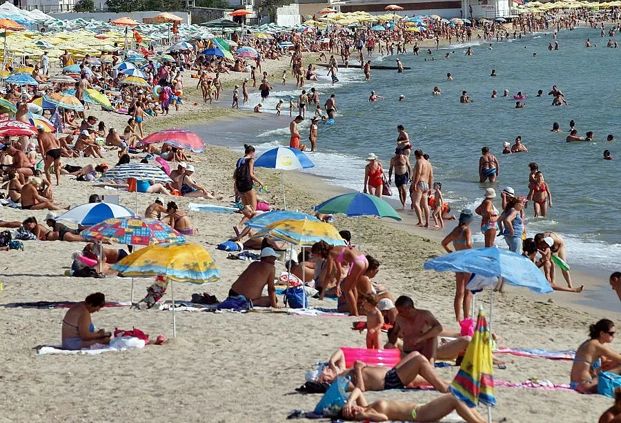 Продават хотели на парче