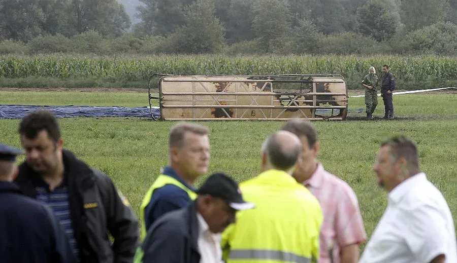 Четирима загинаха при полет с балон