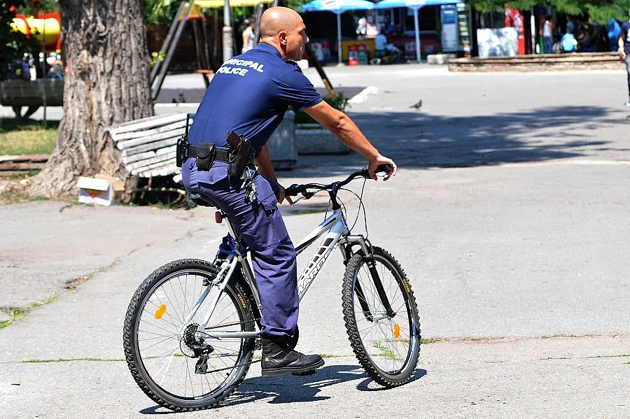 Общинари в Момчилград яхват велосипеди  