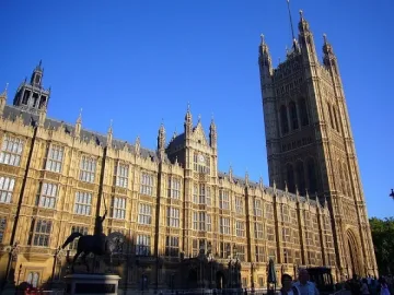 Британски депутати въртят частпром