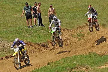 175 пилоти се пускат на мотокрос в Севлиево