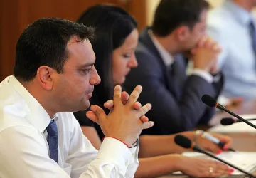 Правителството почва ударно след ваканцията