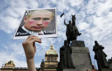 Кремъл намеква за падане на присъдата на Pussy Riot