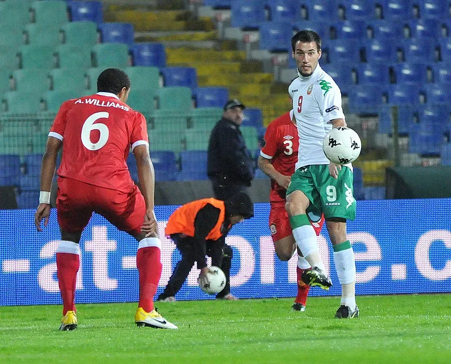 Спасиха Ивелин Попов от заточение