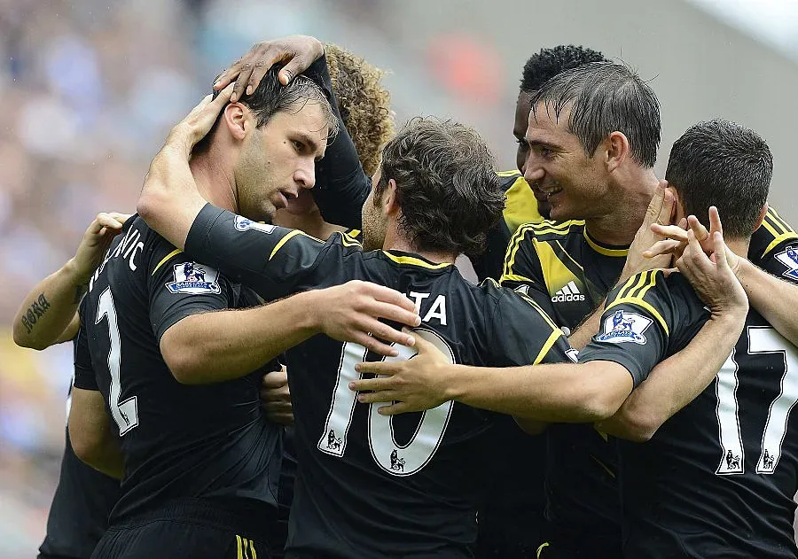 Футболистите на "Челси" оценяват танцьори