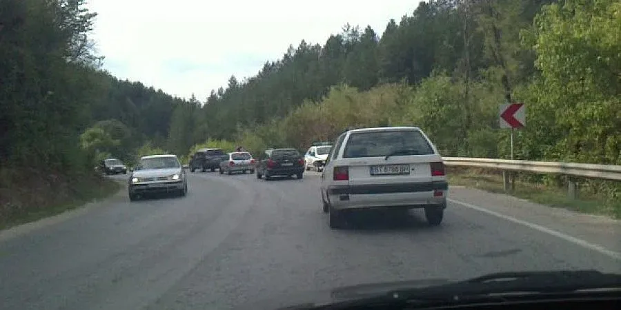 Бетоновоз се преобърна на магистрала "Хемус"