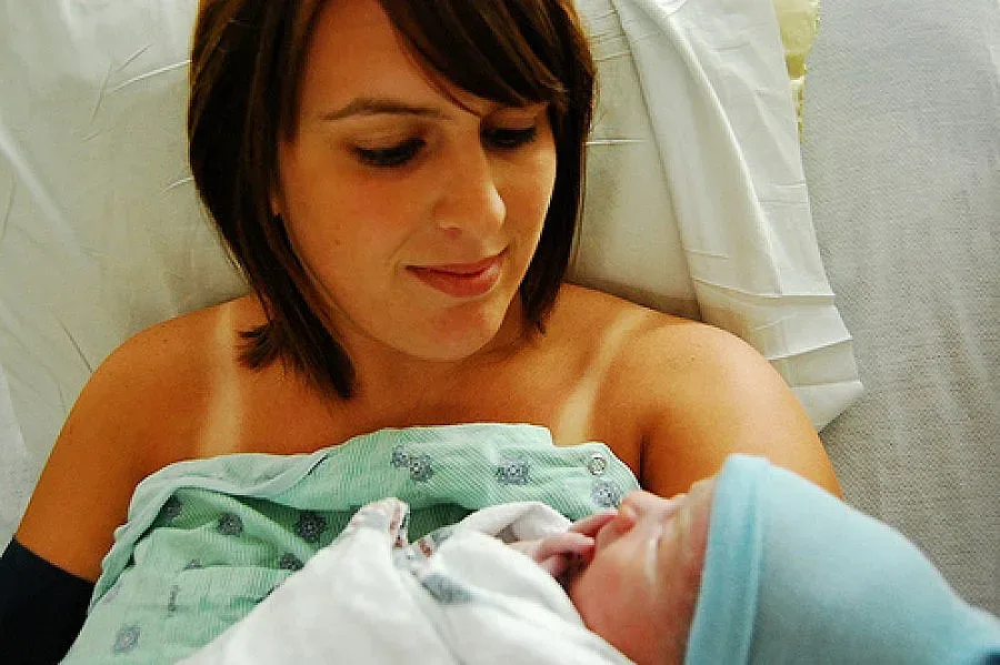 Оперирана от рак на матката роди здраво бебе