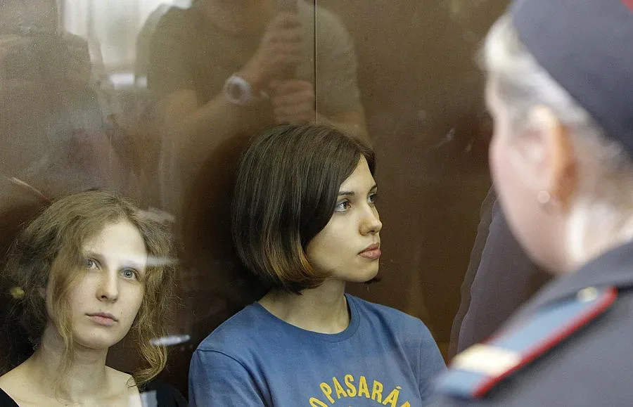 Дякон хвърли расото заради присъдата на Pussy Riot