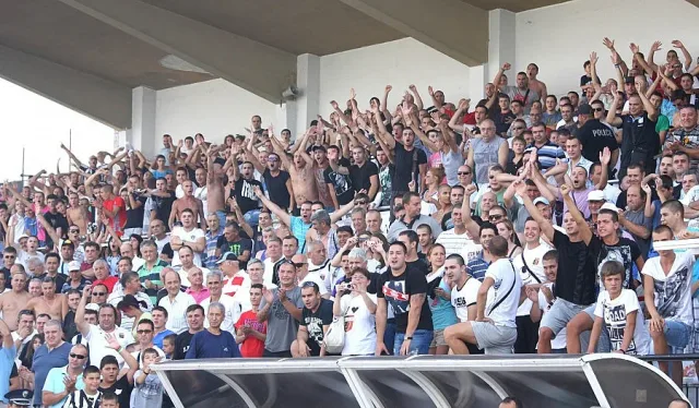 Удариха с лиценза голям наш клуб