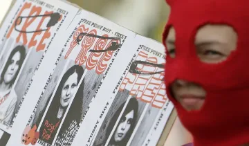 Удар на Pussy Riot и в немска църква