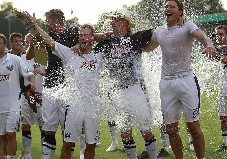 Павел Дочев нокаутира "Вердер" за Купата