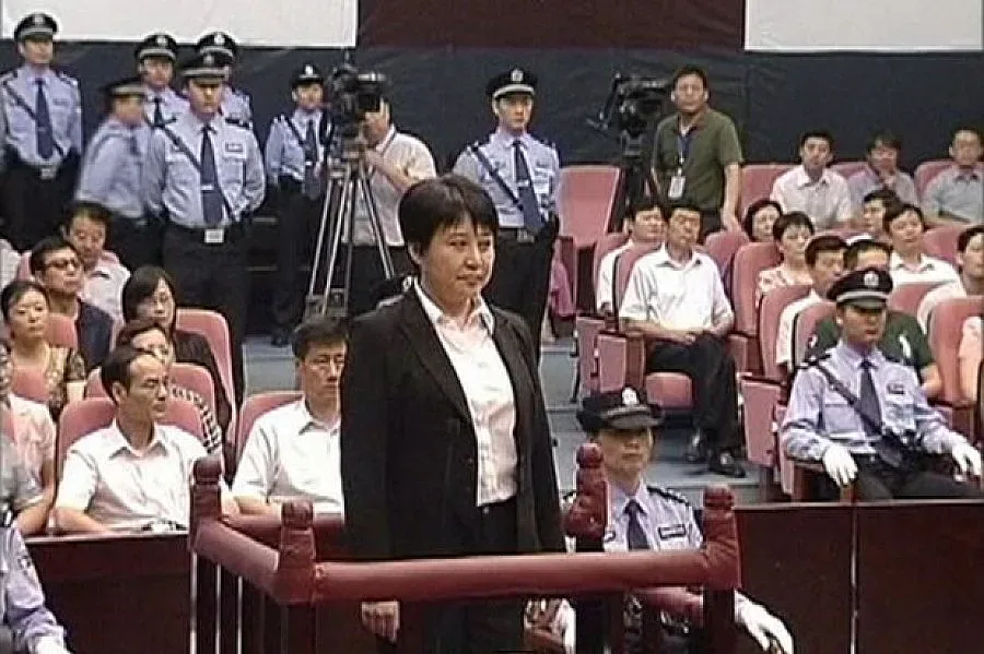 Политически скандал в Китай завърши със смъртна присъда