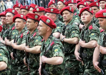 Аню търси запасняци