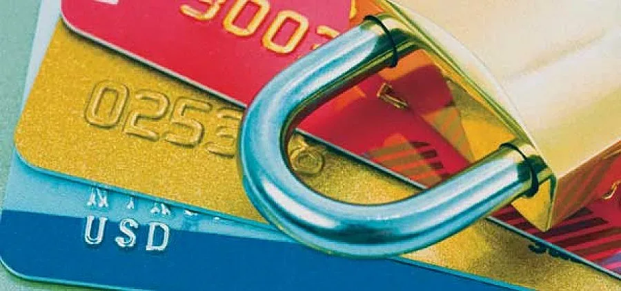 Банки хитруват със застраховки