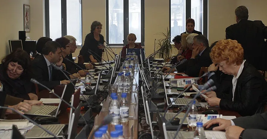 Искат стена на позора за прокурори двойкаджии