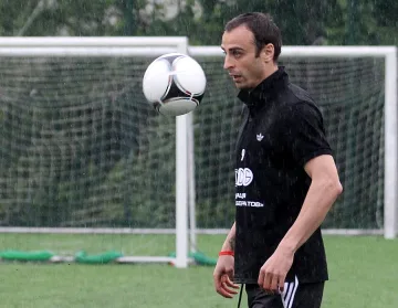 Феновете на "Ливърпул": Купувайте Бербатов!