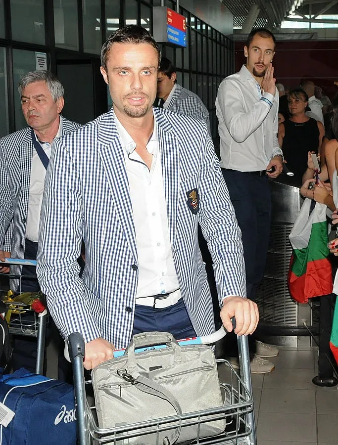 "Лукойл" намазва, бургазлии предлагат на Теодор Салпаров