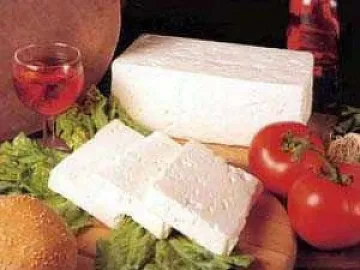 Вериги помпат цената на сиренето с 50%