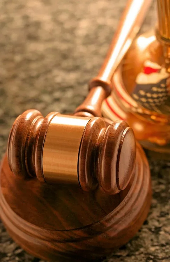 Осъдени 3 пъти за източване на ДДС са на свобода   