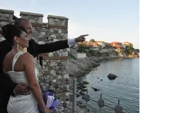 Депутат от ГЕРБ с 4-ма внуци се ожени тайно