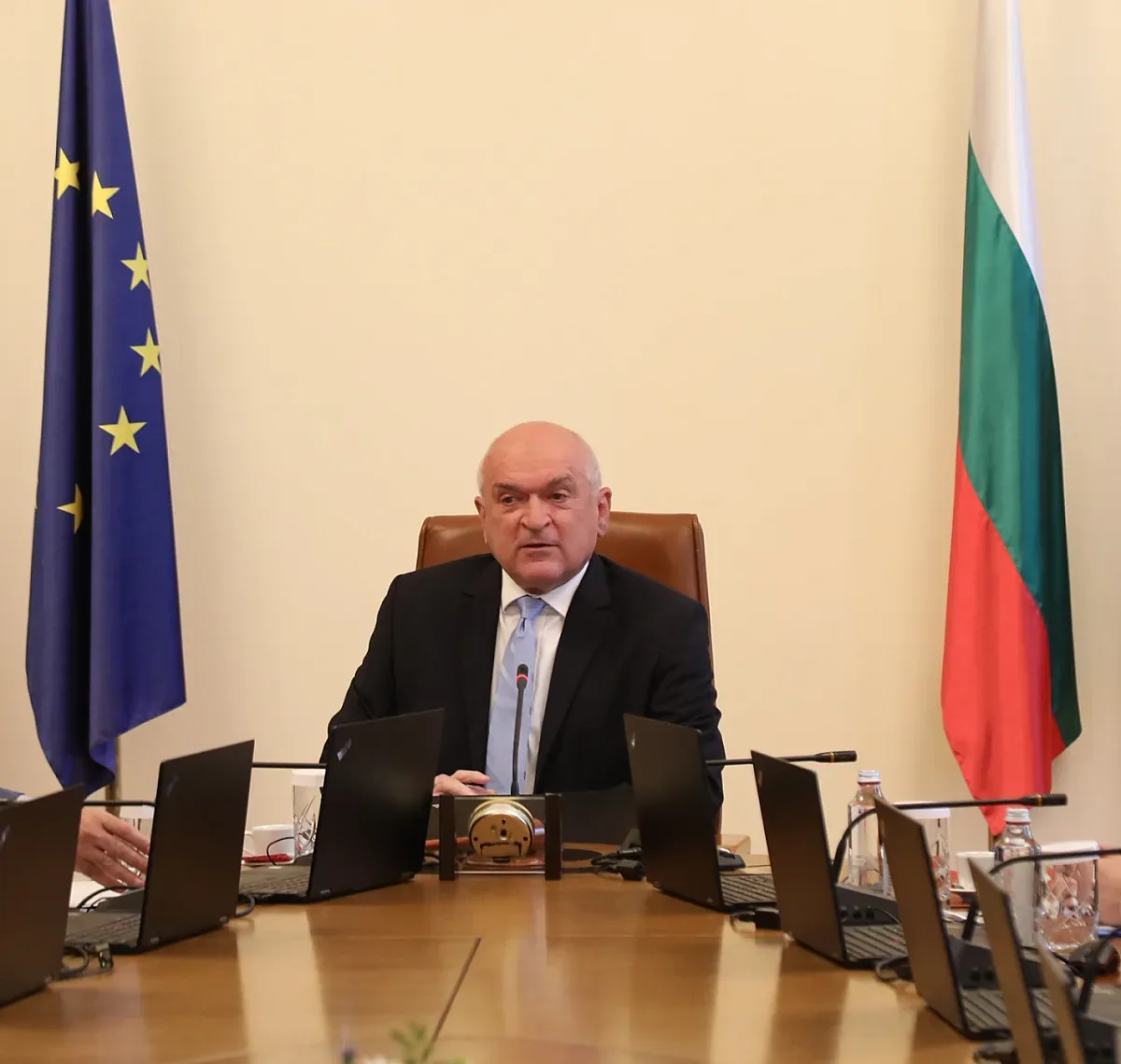 Главчев посече Радев! Има ли партийни зависимости