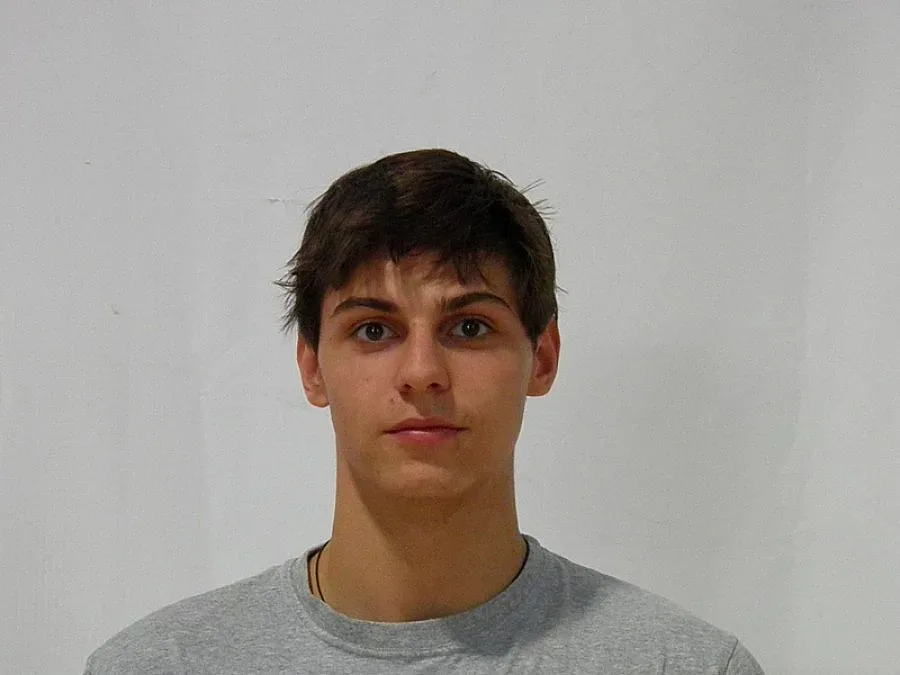 Русокоса бомба посрещна волейболист