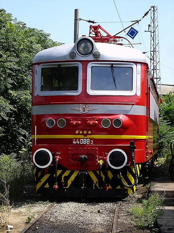 Започват ремонти между гарите Михайлово и Калояновец