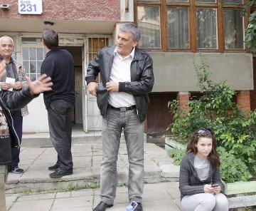 Отварят приемни за саниране под земята