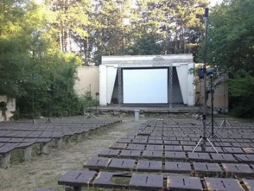 Лятно кино без пари и в София