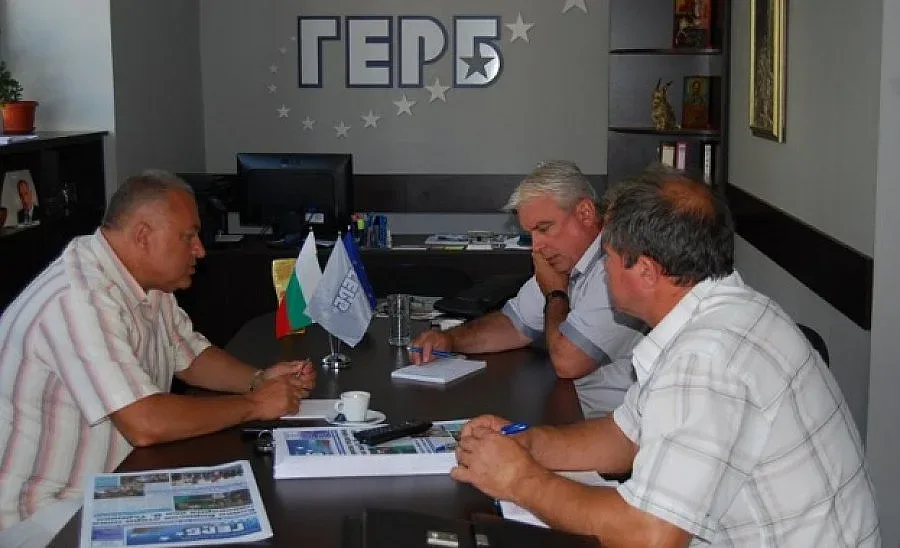 120 се жалват на депутати от селски кмет