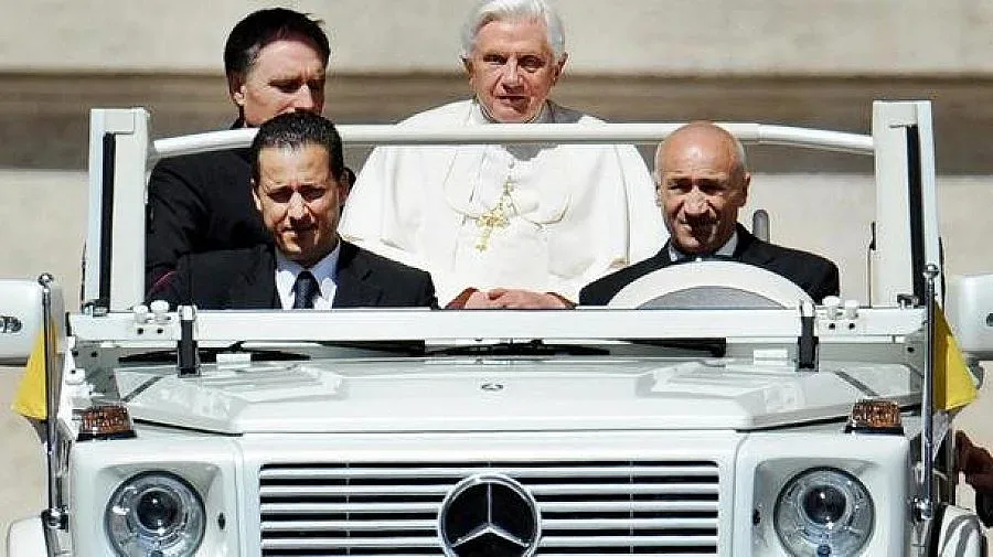 Съдят иконома на папата за кражба на поверителна информация