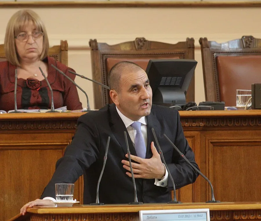 Цветанов стартира проект срещу трафика на хора