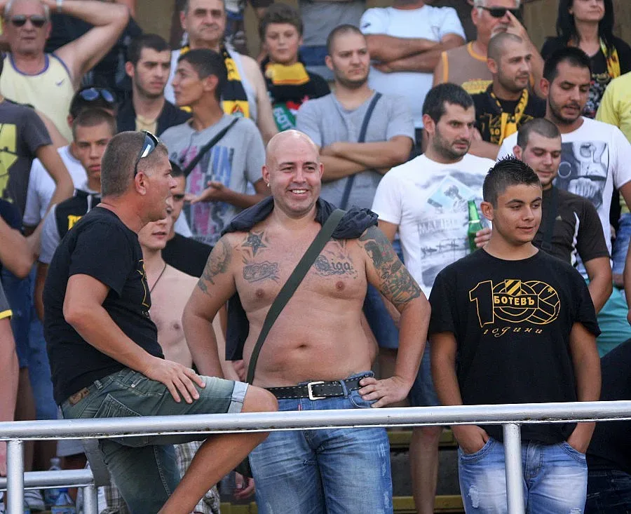 2500 бултраси атакуват "Герена"