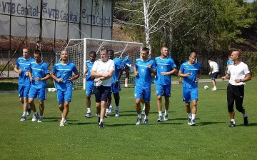 Новобранец зарадва "сините" с торта