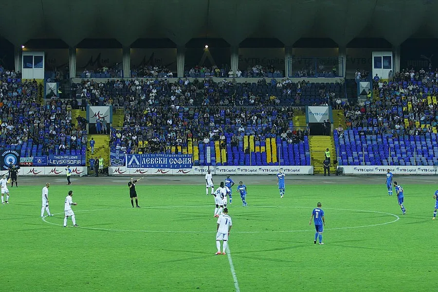 "Левски" тръгна с 1:0