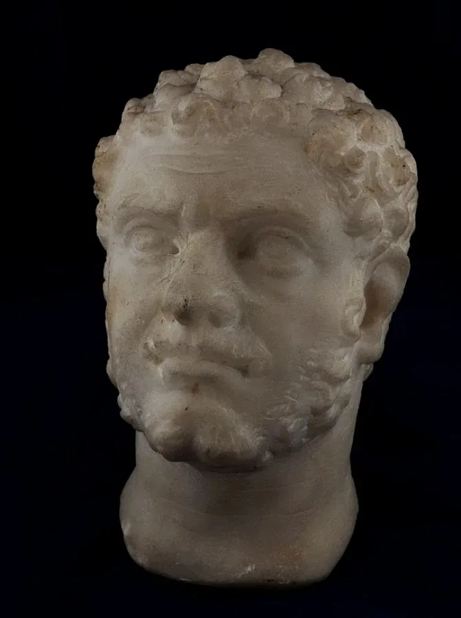 Показват главите на Каракала и Гордиан III 