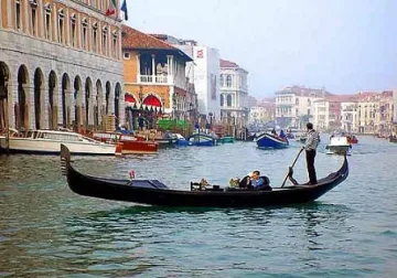 Италия разпродава миналото си