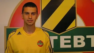 "Армеец" стана "канарче"