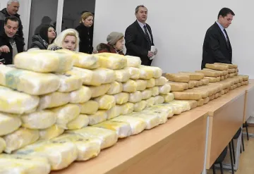 Дилър скри 8 кг хероин в ауспух