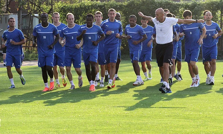 Волейболна треска удари и "Левски"