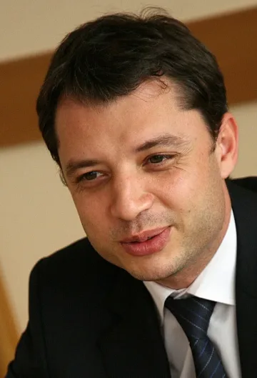 Сверяваме си часовника по вас