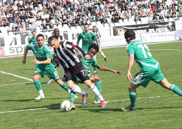 Електричката свети за 100 г. "Славия"