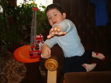 Откраднаха касичката на болния Пепи