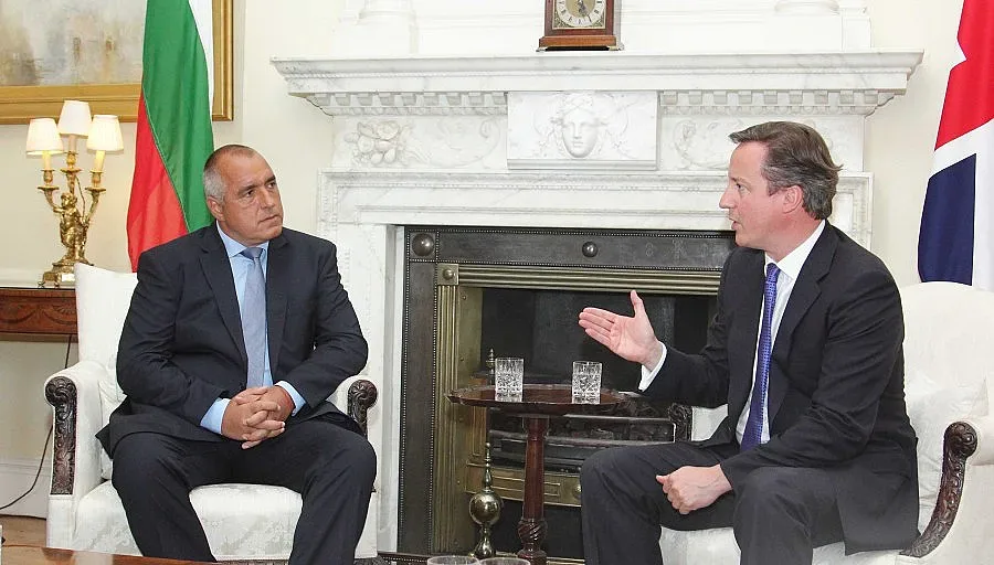 Дейвид Камерън ни дава рамо за евтин газ