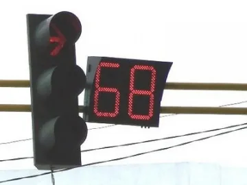 Броячите на светофарите задължителни