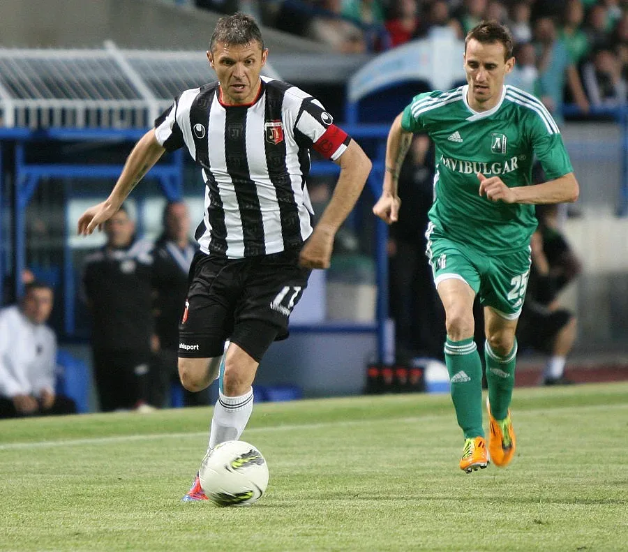 "Локо" (Пд) изрита Електричката и Тъча