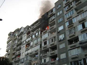 Телевизор гръмна и подпали апартамент във Варна