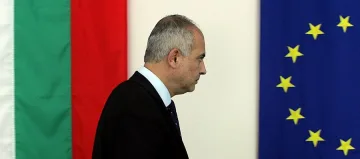 Извеждат децата от домовете с още 25 млн. лв.