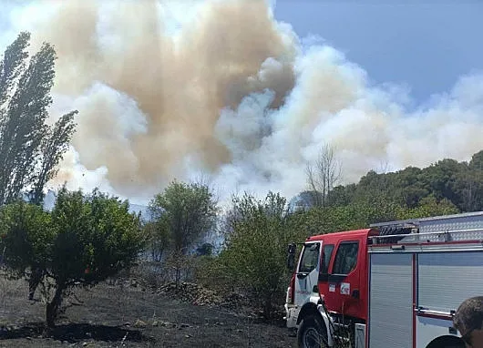 Огнен ад над Микрево. Летят пожарни, пренасочват самолети