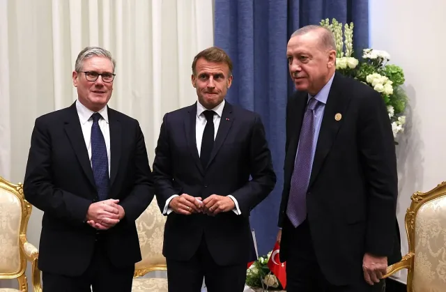 Ердоган търси подкрепа за траен мир в Газа в срещи с Макрон и Страмър